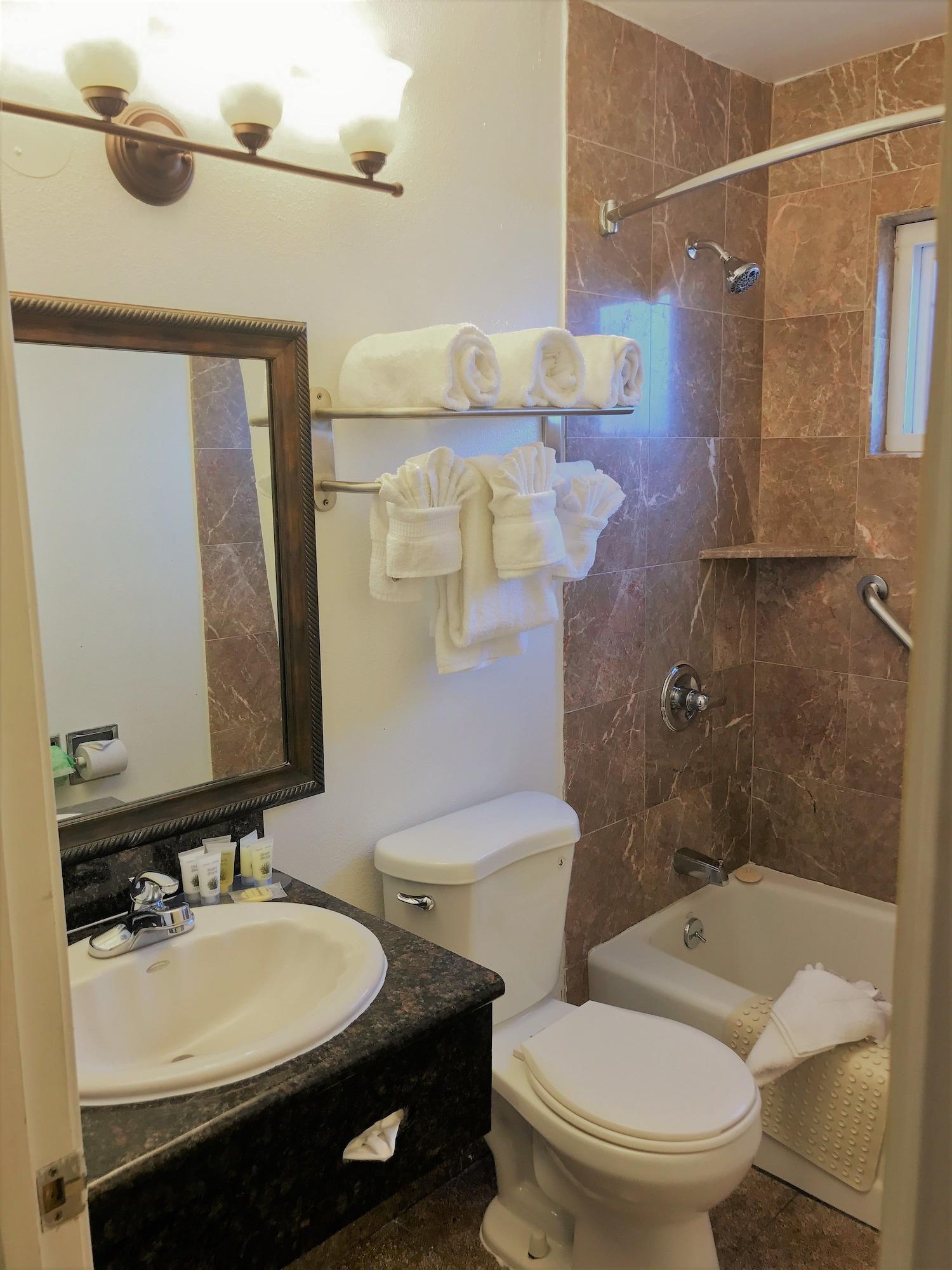 Stargazer Inn And Suites Монтерей Экстерьер фото