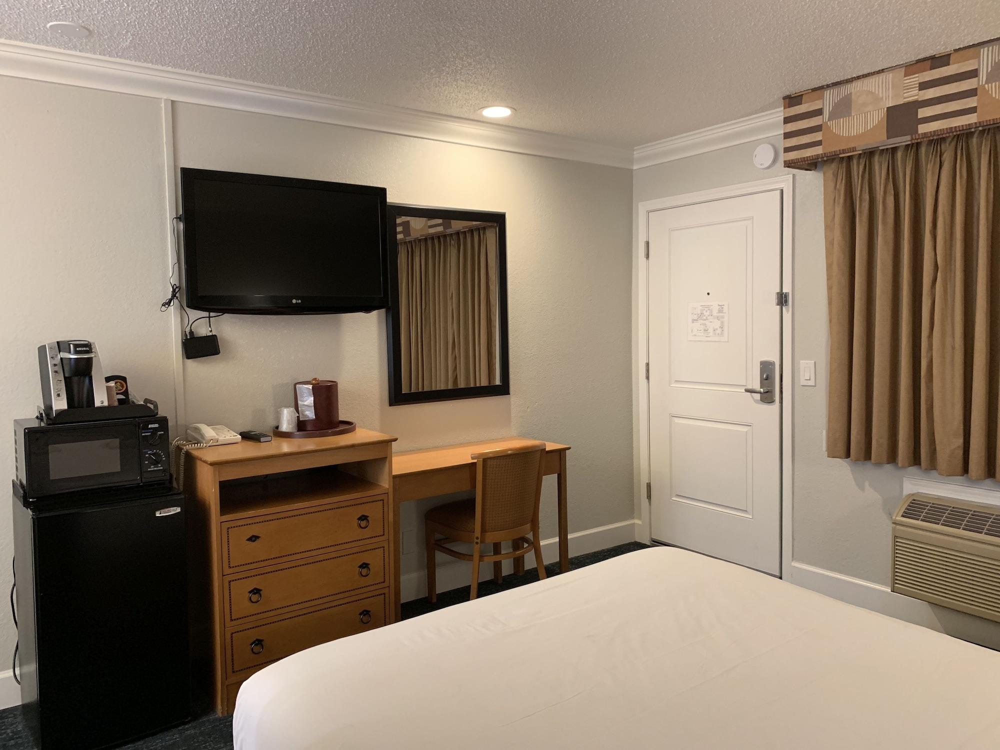 Stargazer Inn And Suites Монтерей Экстерьер фото