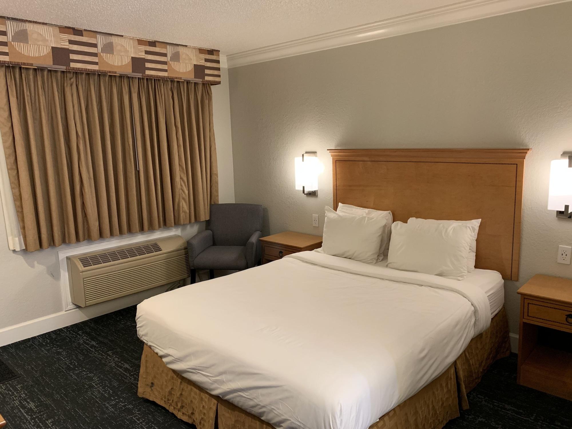 Stargazer Inn And Suites Монтерей Экстерьер фото
