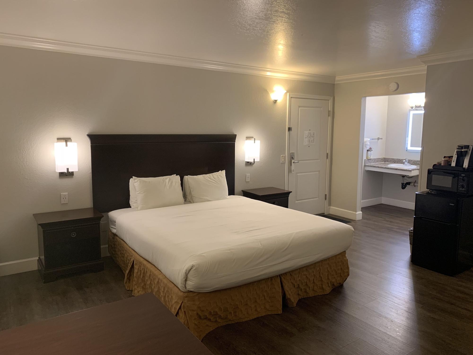 Stargazer Inn And Suites Монтерей Экстерьер фото
