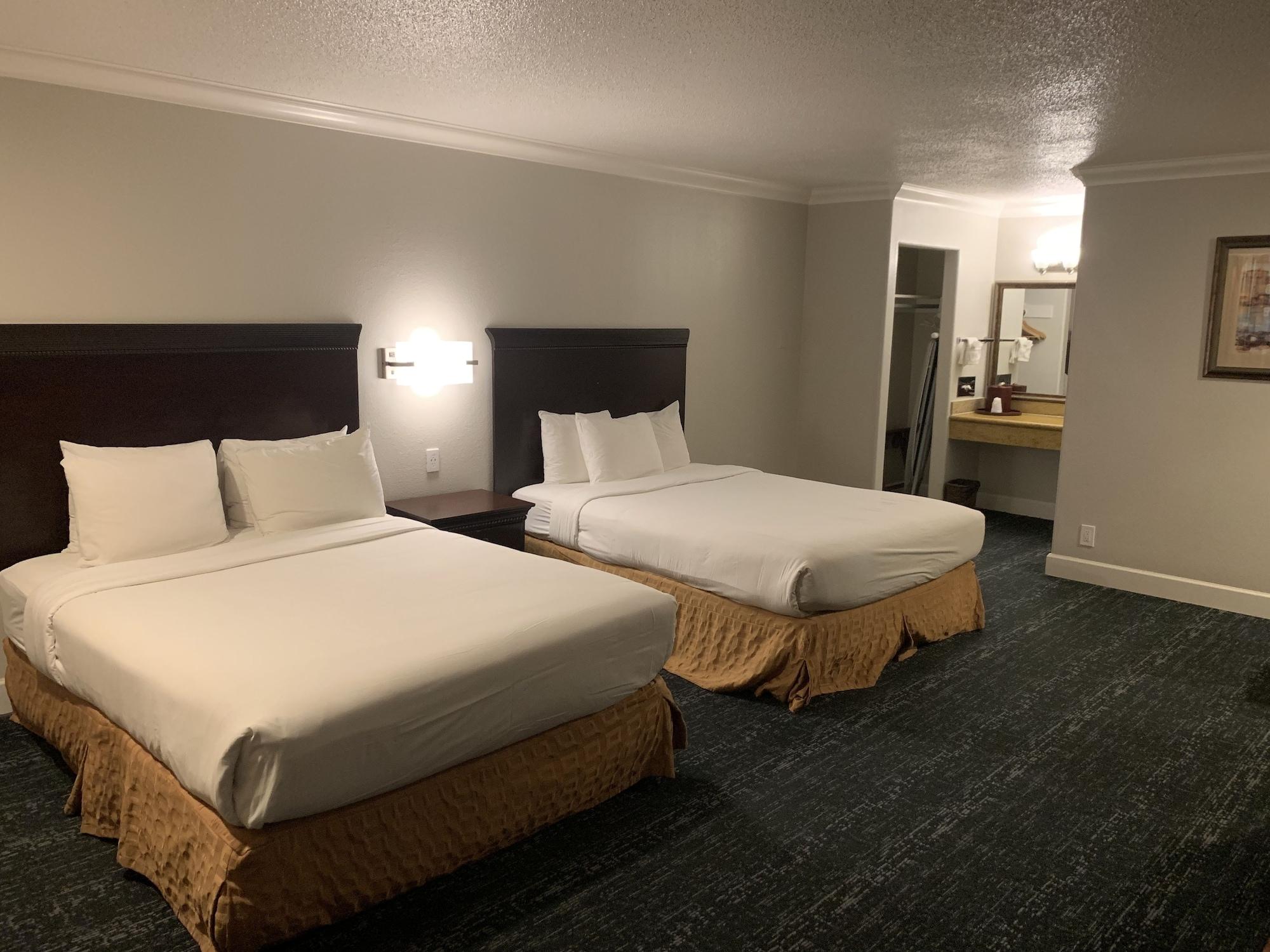 Stargazer Inn And Suites Монтерей Экстерьер фото