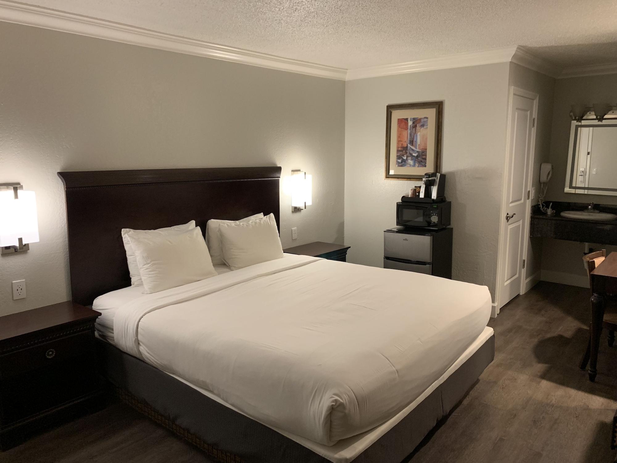 Stargazer Inn And Suites Монтерей Экстерьер фото