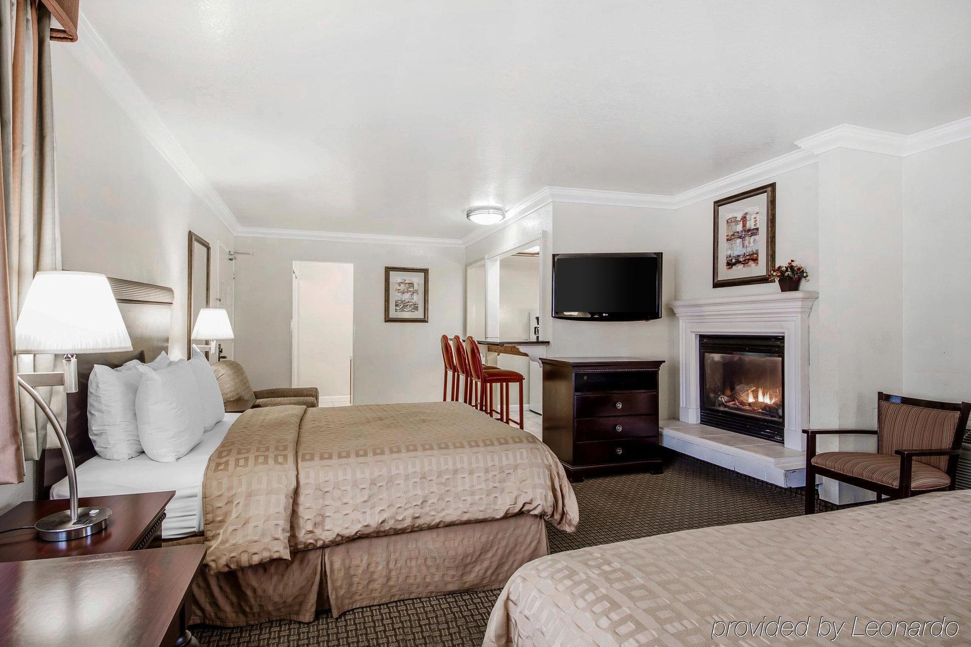 Stargazer Inn And Suites Монтерей Экстерьер фото