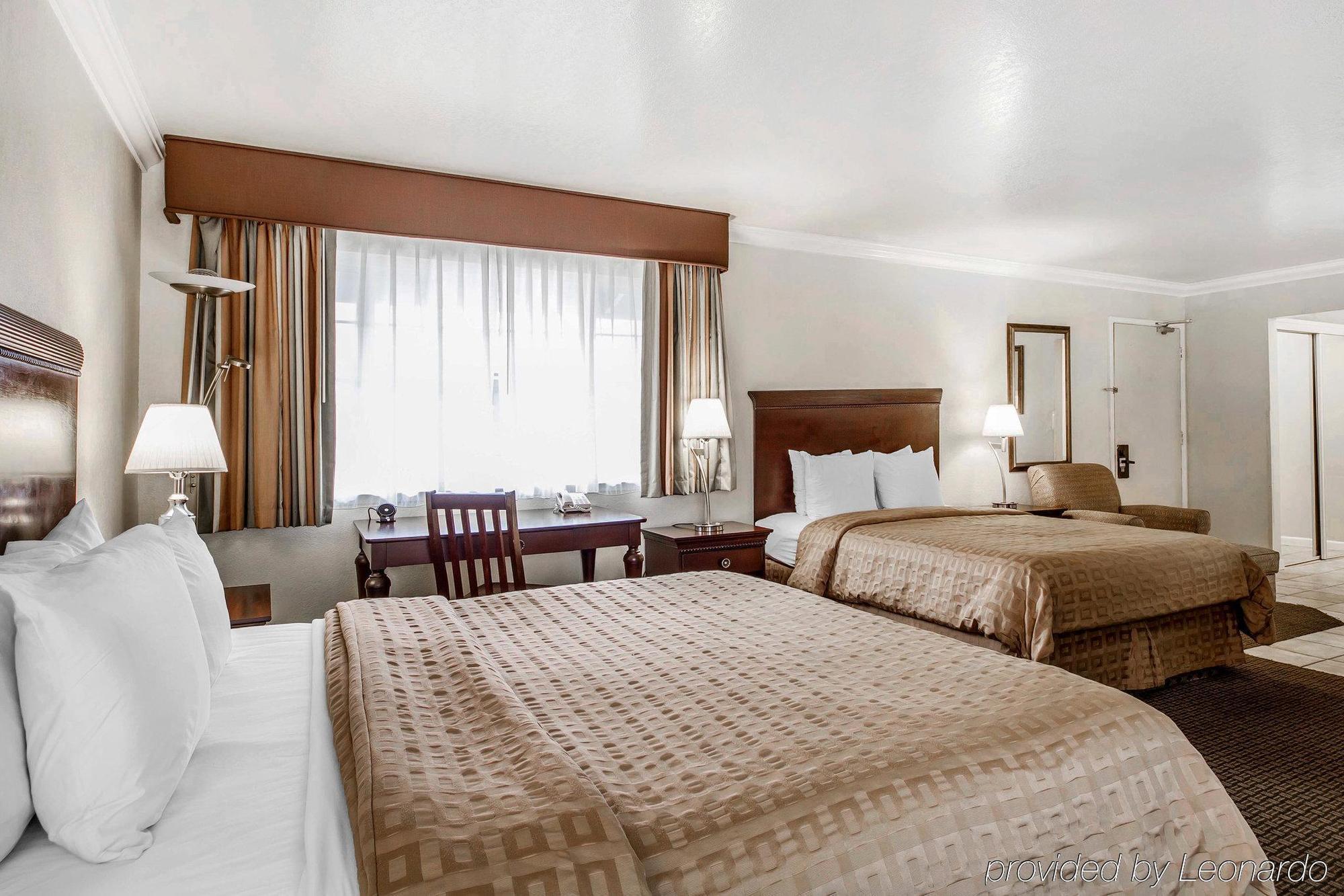 Stargazer Inn And Suites Монтерей Экстерьер фото