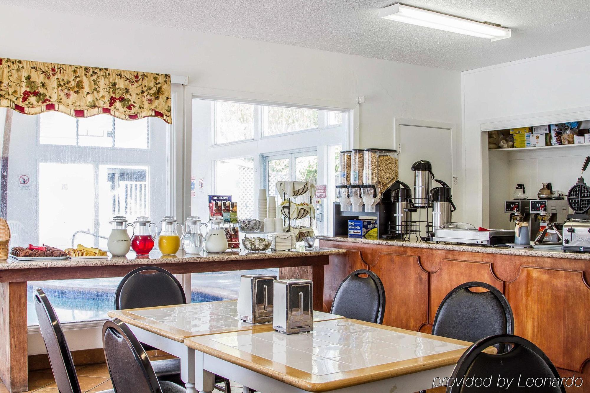Stargazer Inn And Suites Монтерей Экстерьер фото