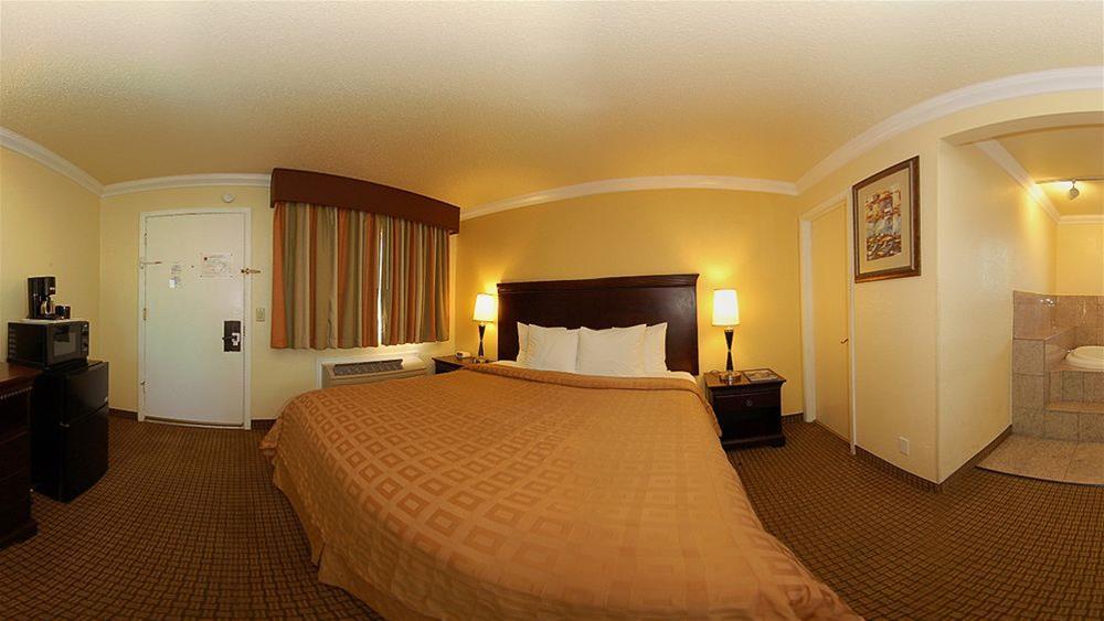 Stargazer Inn And Suites Монтерей Экстерьер фото