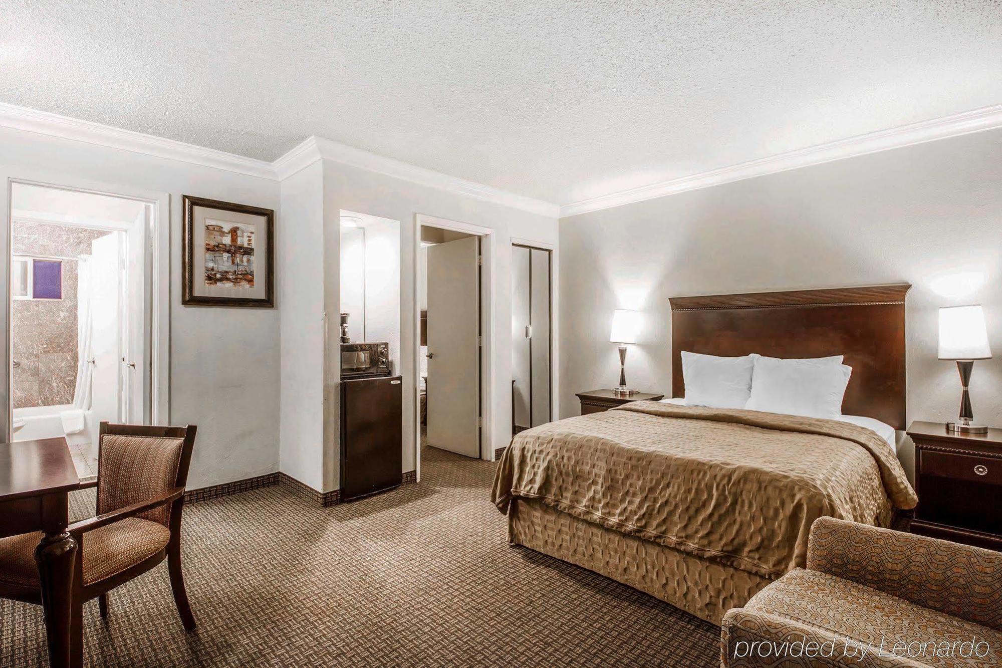 Stargazer Inn And Suites Монтерей Экстерьер фото