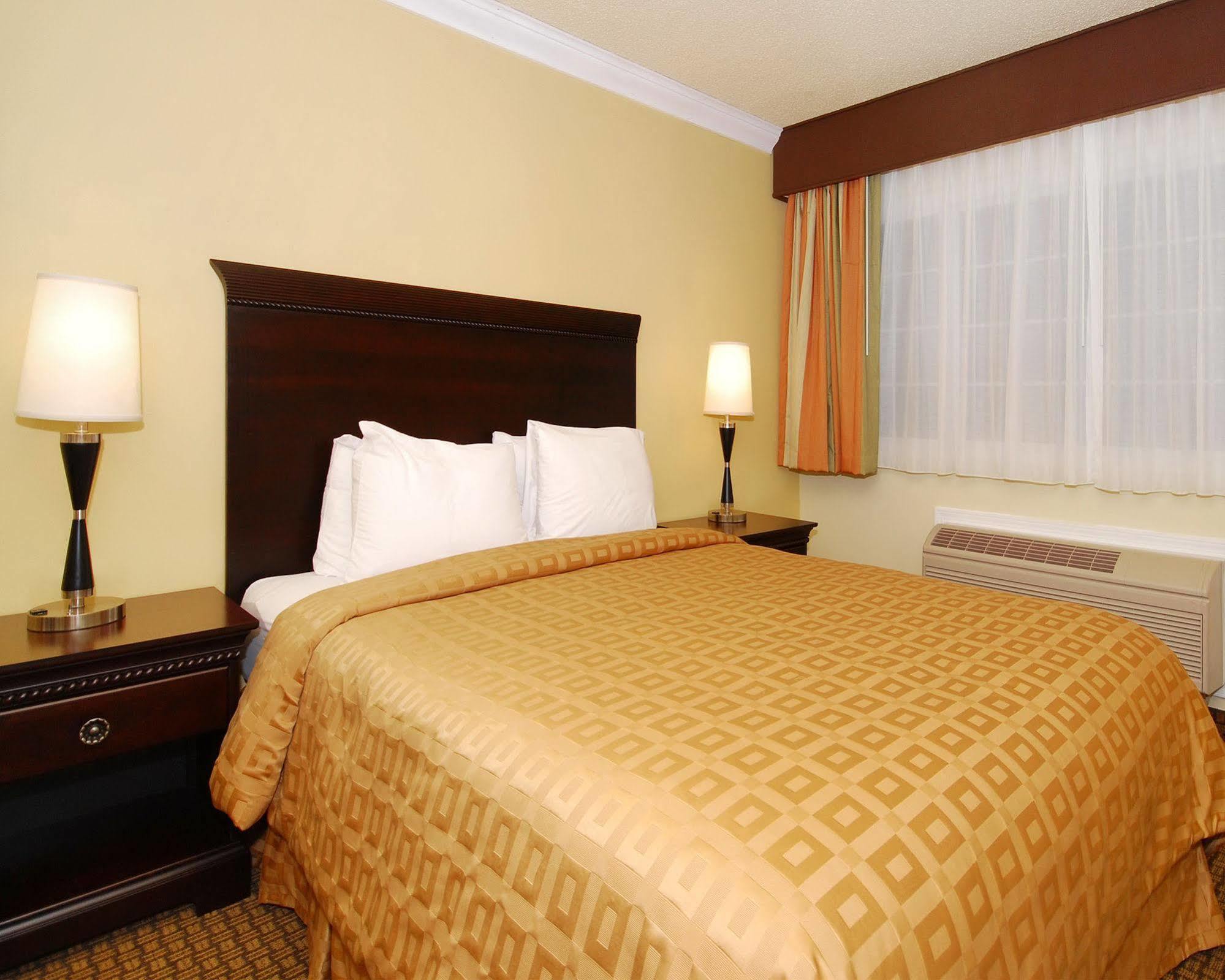 Stargazer Inn And Suites Монтерей Экстерьер фото
