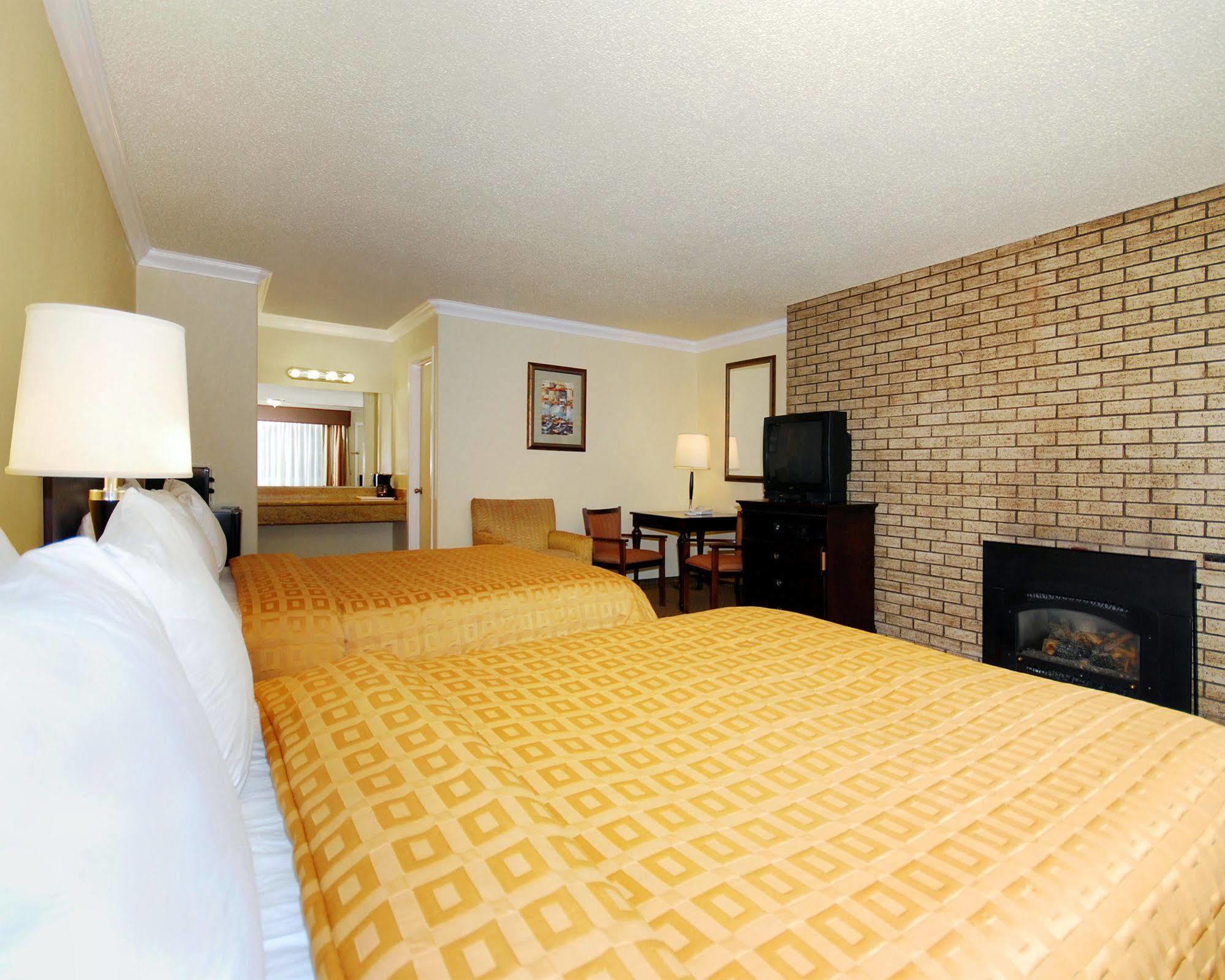 Stargazer Inn And Suites Монтерей Номер фото