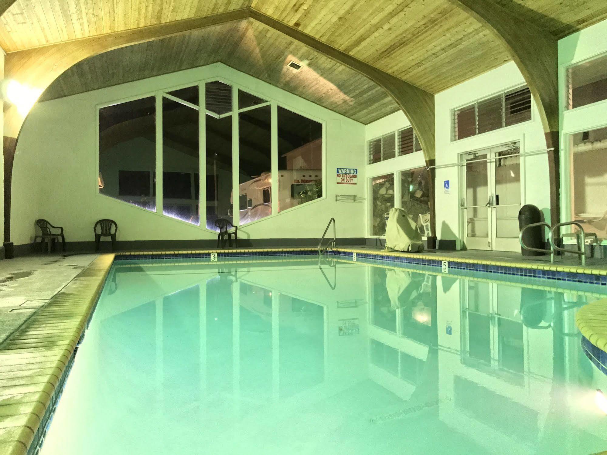 Stargazer Inn And Suites Монтерей Экстерьер фото